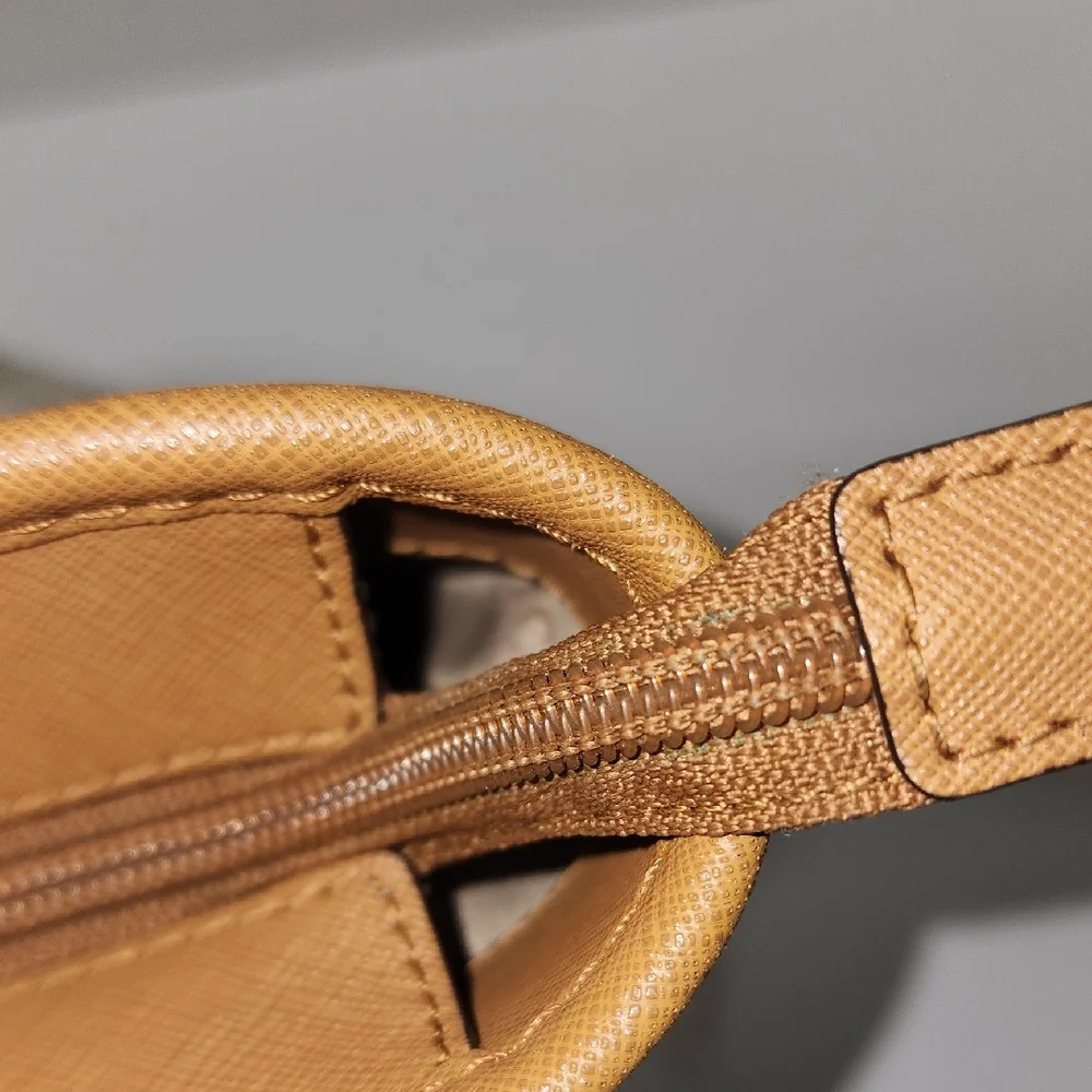 Michael Kors Logo Monogram Jet Set Beige and Brown Tote Bag Classic Style - Picture 15 of 16